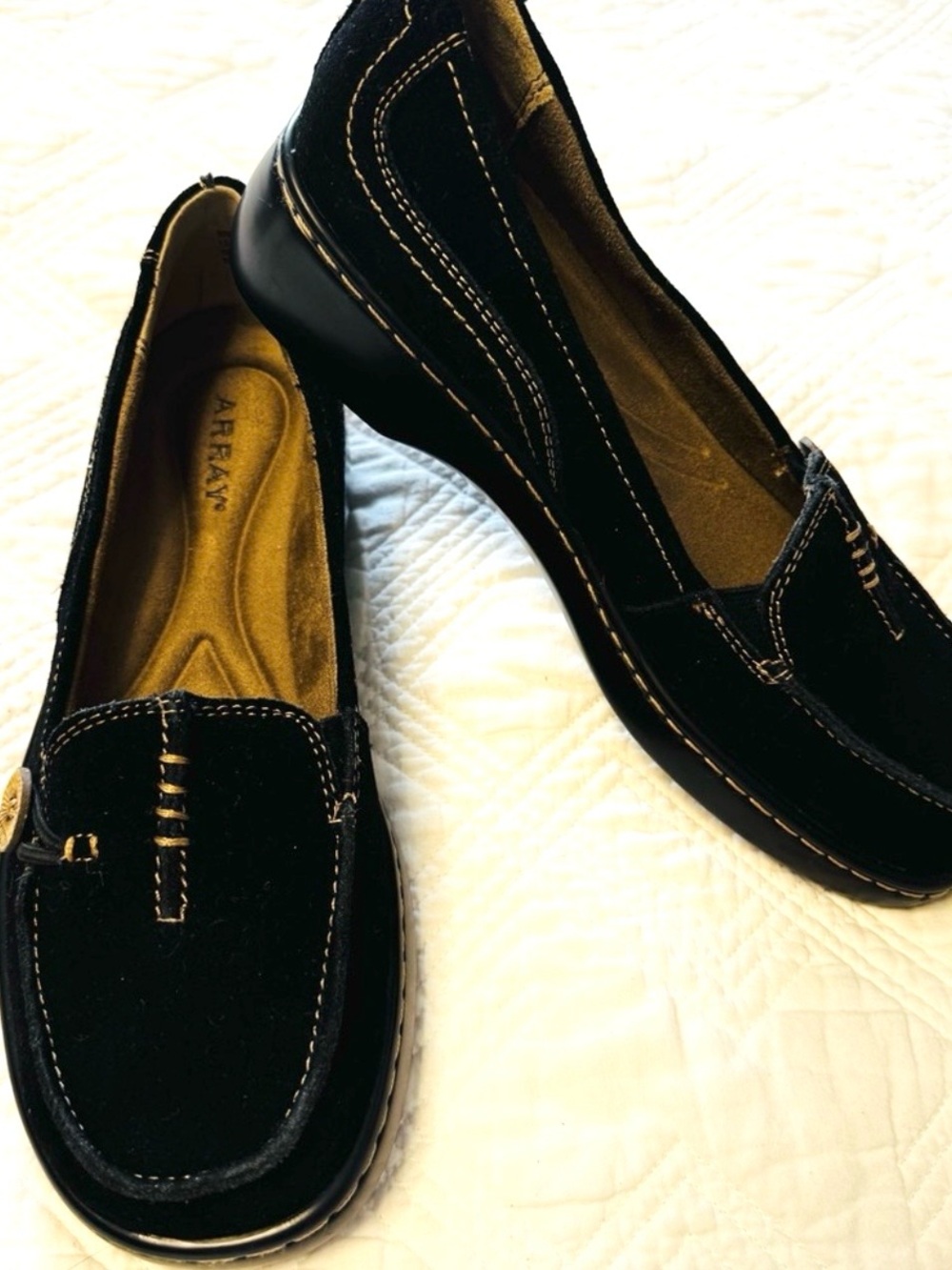 Array NWOT Black Suede Slip On Loafers w/ Top Stitch and Button Detail Size 8W